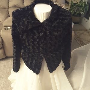 LEVER women's faux fur waist length jacket  sz M  black